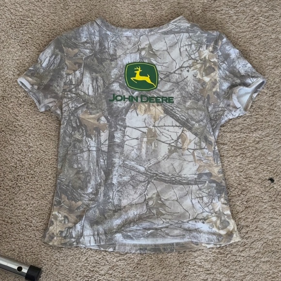 John deer camo top - Picture 2 of 3
